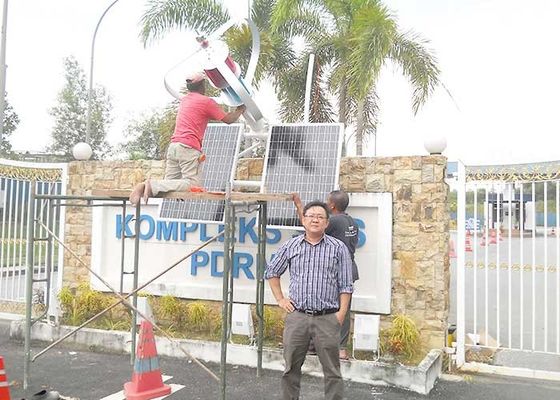 Gate Lighting Wind And Solar Hybrid Street Light System For Police Station