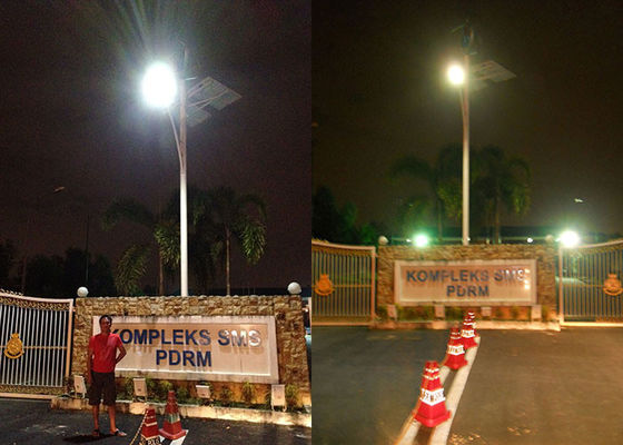 Gate Lighting Wind And Solar Hybrid Street Light System For Police Station